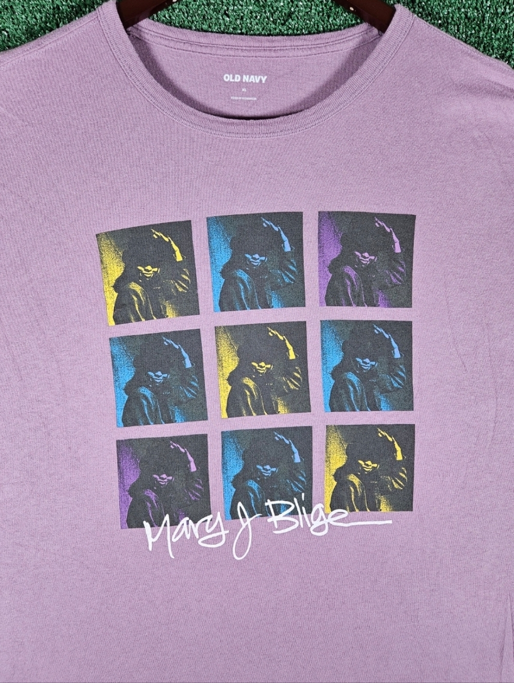 Old Navy Mary J. Blige Mauve Graphic T‑Shirt / Mens Size XL - Picture 4 of 9
